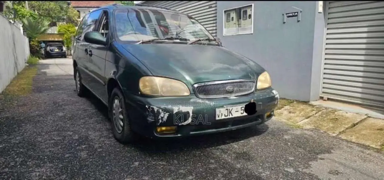 Kia Carnival 2000 Car (Used)