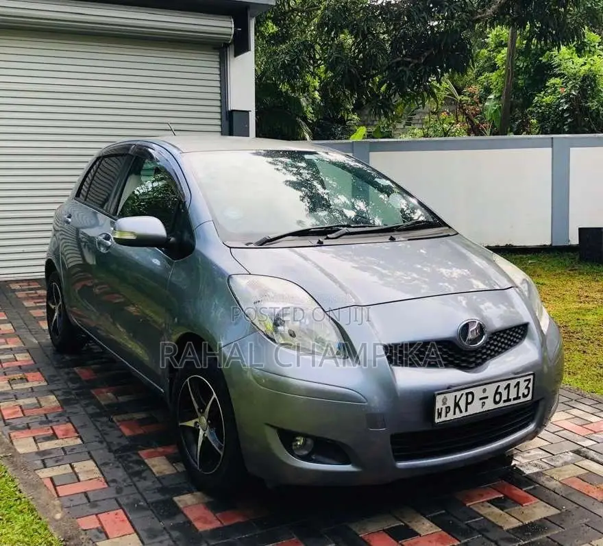Toyota Vitz 2009 Car (Used)