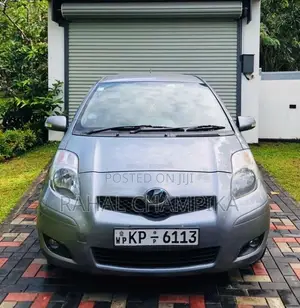 Toyota Vitz 2009 Car (Used)