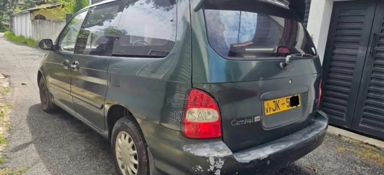 Kia Carnival 2000 Car (Used)