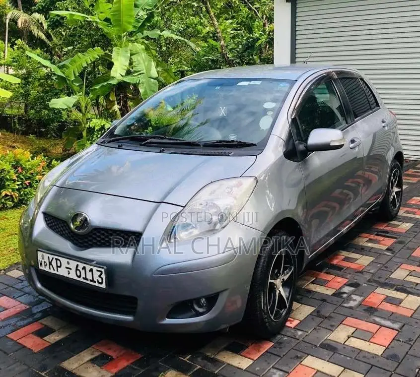 Toyota Vitz 2009 Car (Used)