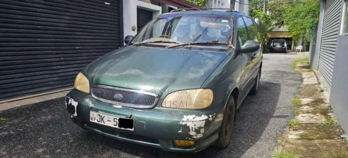 Kia Carnival 2000 Car (Used)