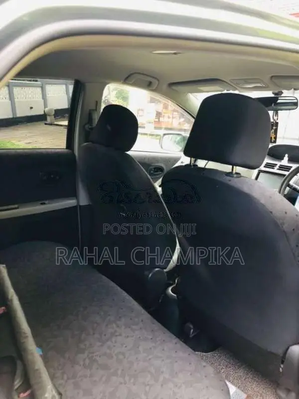Toyota Vitz 2009 Car (Used)