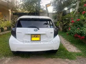 Toyota Aqua S Limited 2012 Car (Used)