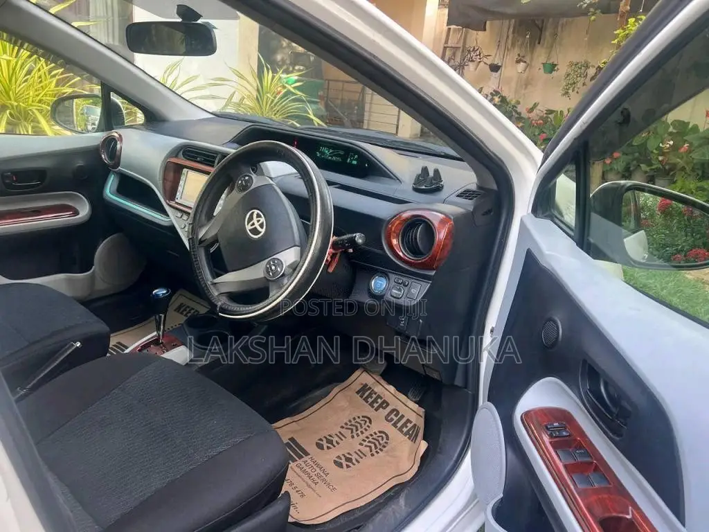 Toyota Aqua S Limited 2012 Car (Used)