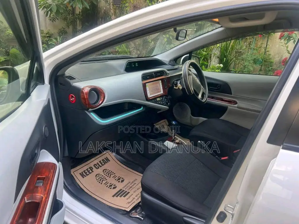 Toyota Aqua S Limited 2012 Car (Used)