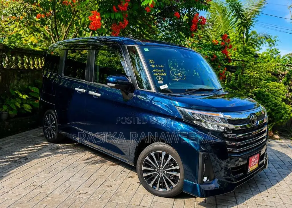 Toyota Roomy Custom GT 2023 Car Unregistered (Recondition)