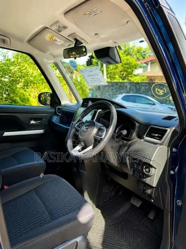 Toyota Roomy Custom GT 2023 Car Unregistered (Recondition)