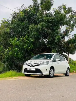 Toyota Vitz 2016 Car (Used)
