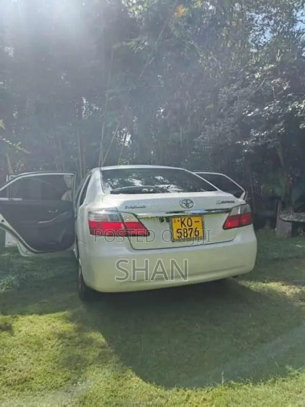 Toyota Premio 2011 Car (Used)