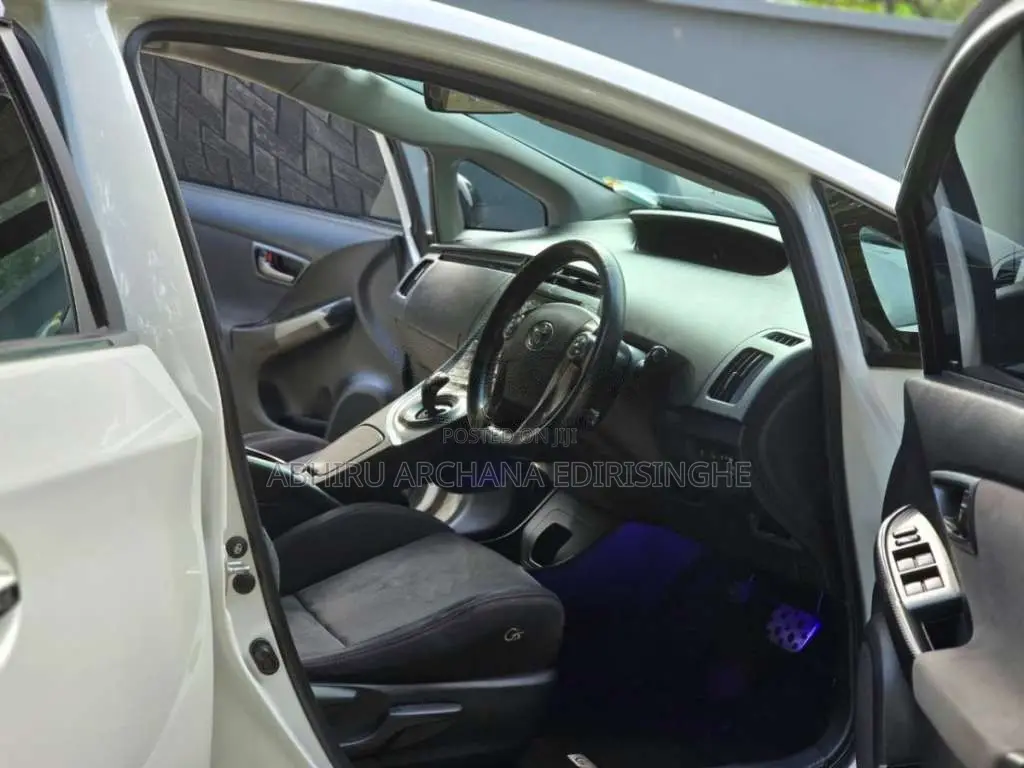 Toyota Prius G Sport 2013 Car (Used)