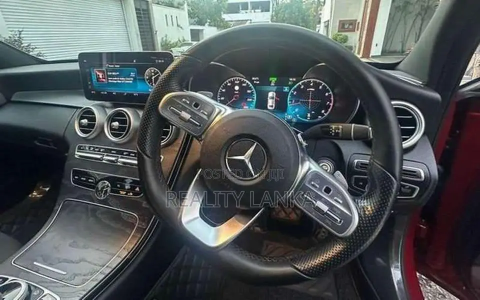 Mercedes-Benz C200 2018 Car (Used)