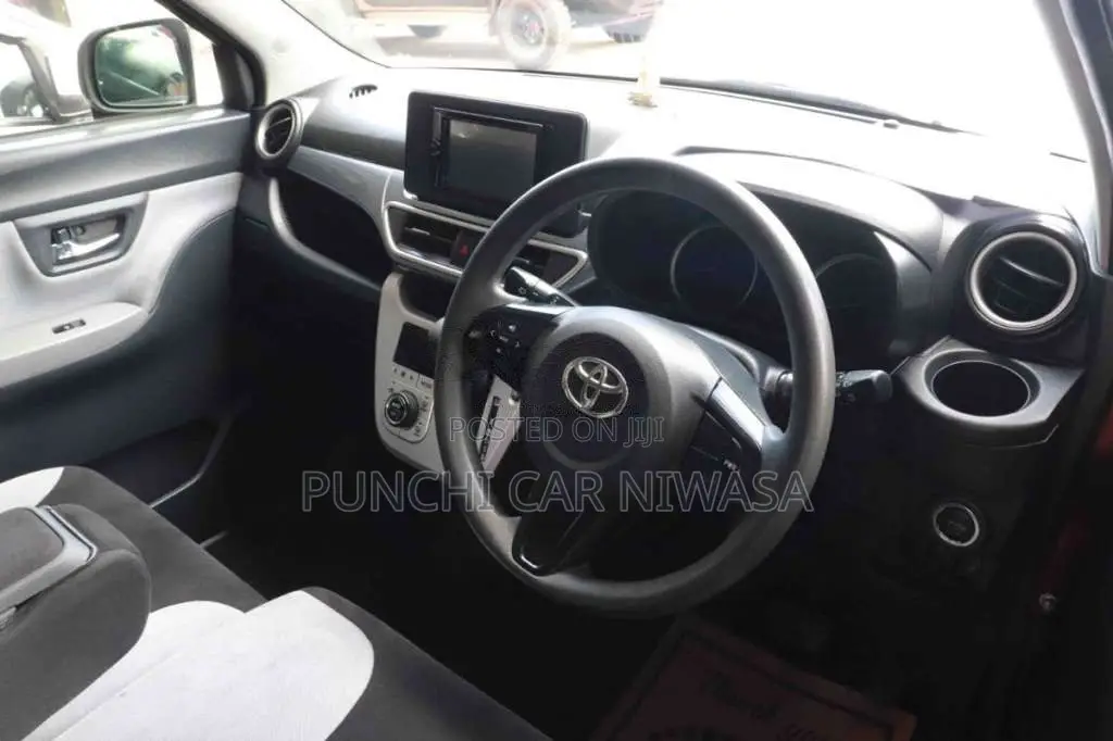 Toyota Pixis 2018 Car (Used)