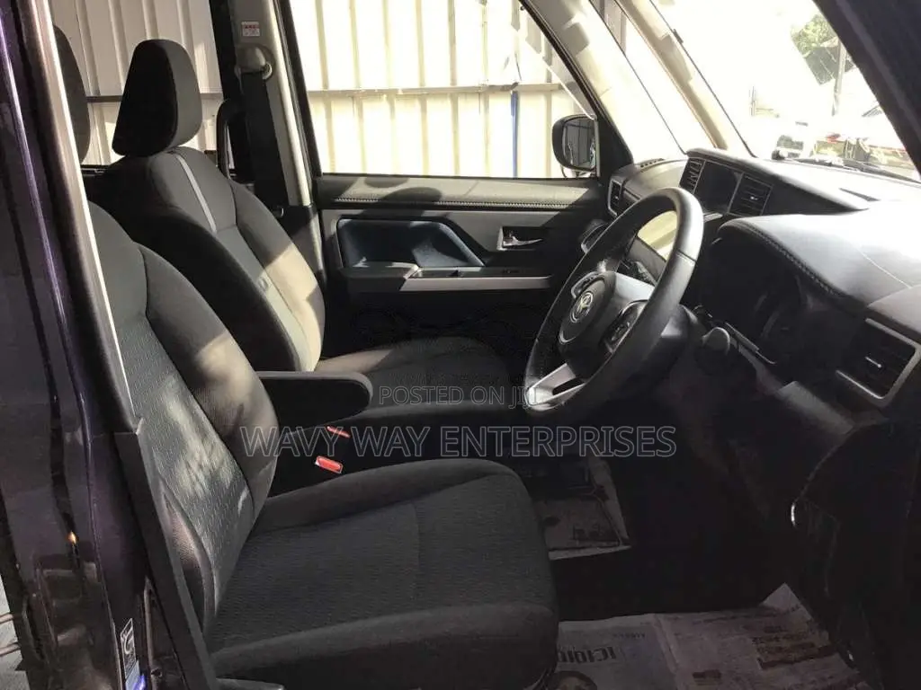Toyota ROOMY CUSTOM G 2024 Car Unregistered (Recondition)