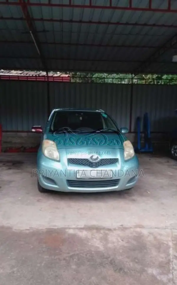 Toyota Vitz 2008 Car (Used)