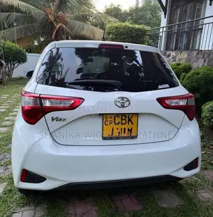 Toyota Vitz 2017 Car (Used)