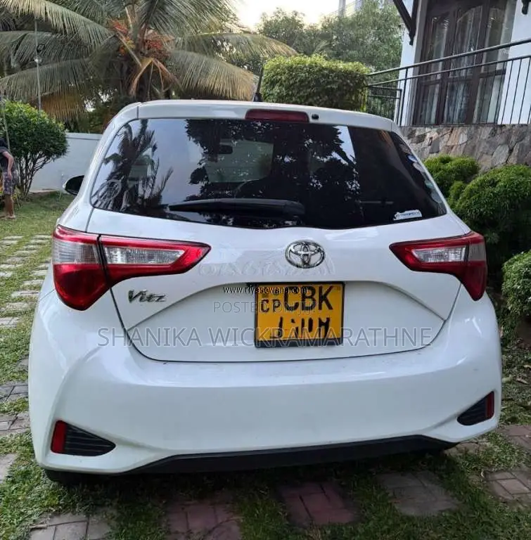 Toyota Vitz 2017 Car (Used)