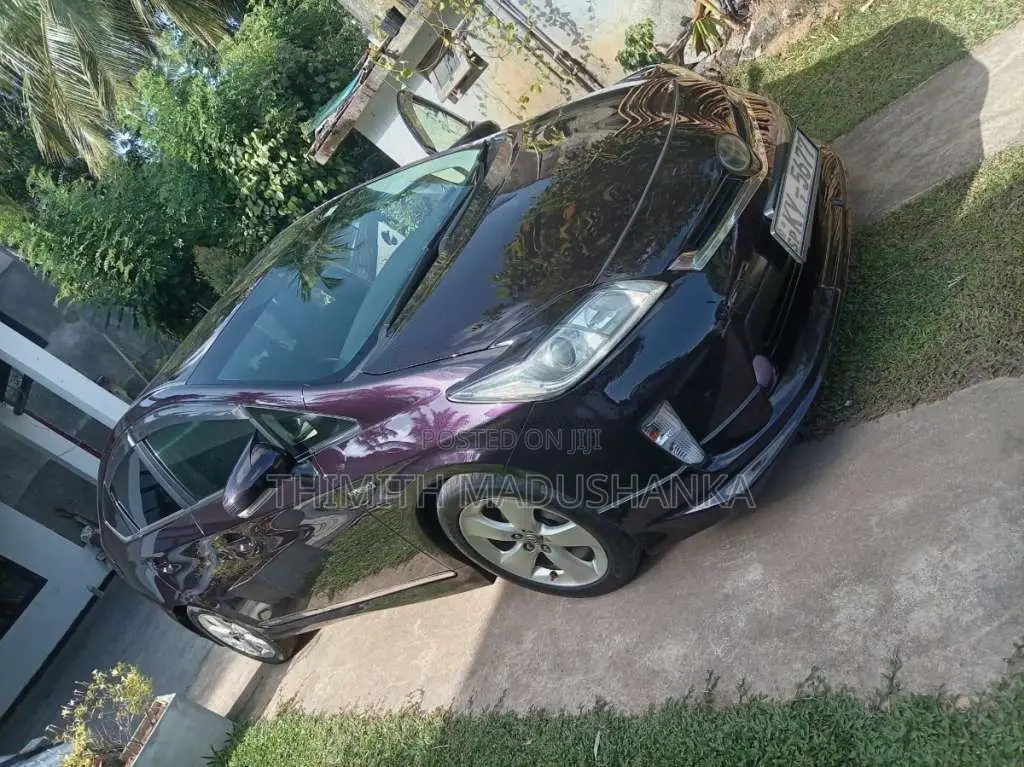 Toyota Prius G Grade 2012 Car (Used)