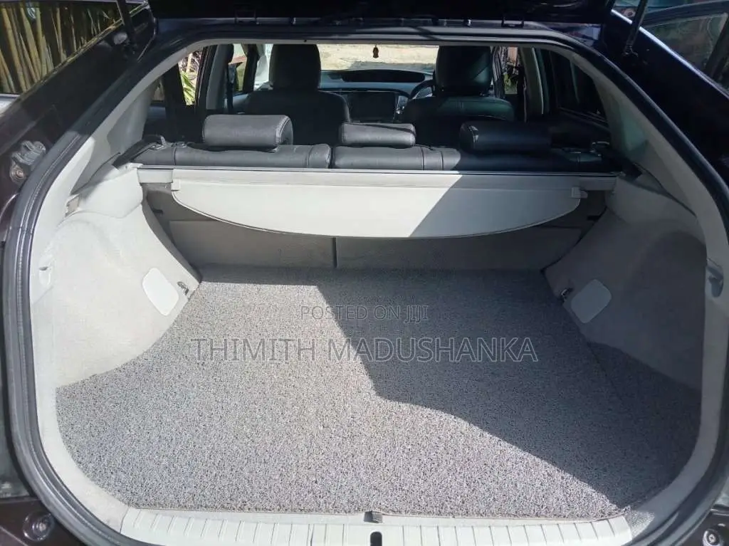 Toyota Prius G Grade 2012 Car (Used)