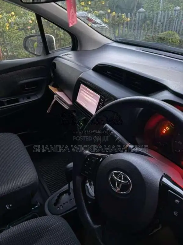 Toyota Vitz 2017 Car (Used)