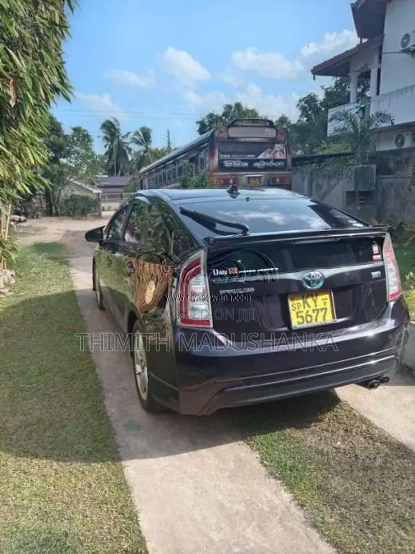 Toyota Prius G Grade 2012 Car (Used)