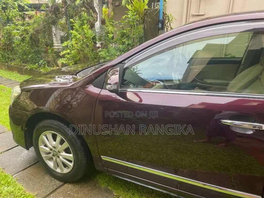 Toyota Premio 2013 Car (Used)