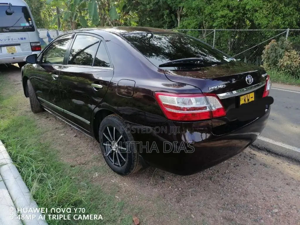 Toyota Premio 2013 Car (Used)
