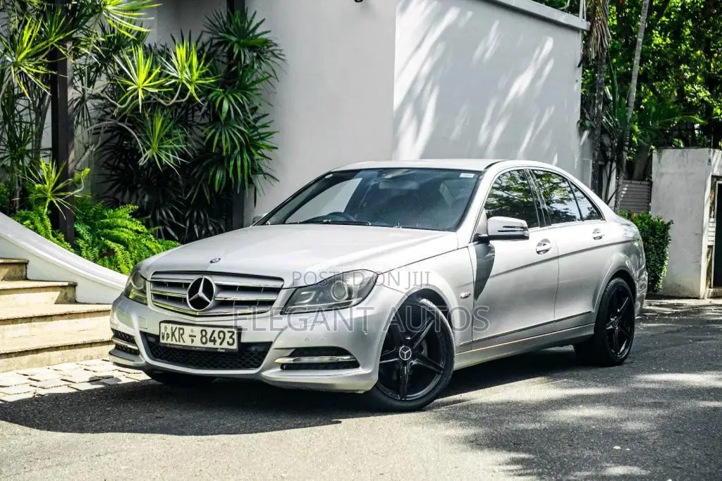 Mercedes-Benz C180 2011 Car (Used)