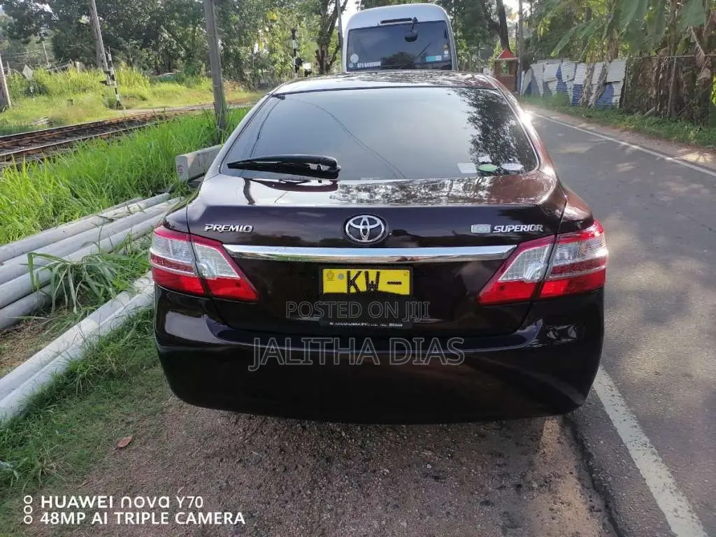 Toyota Premio 2013 Car (Used)