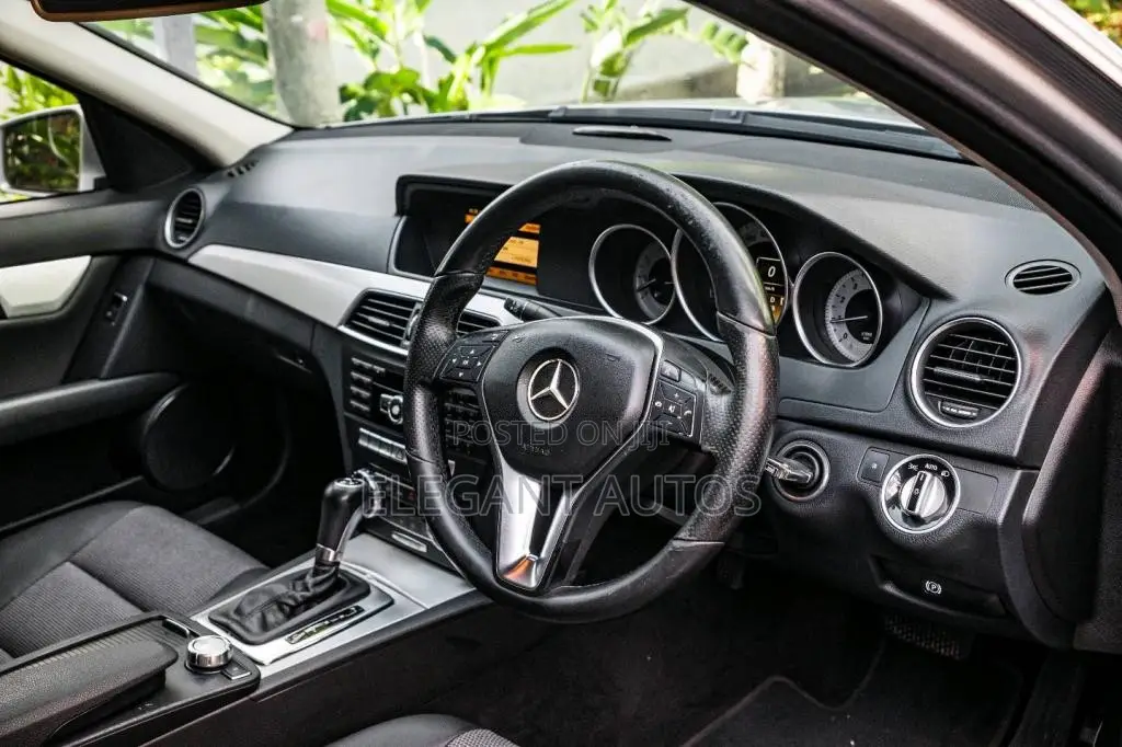Mercedes-Benz C180 2011 Car (Used)