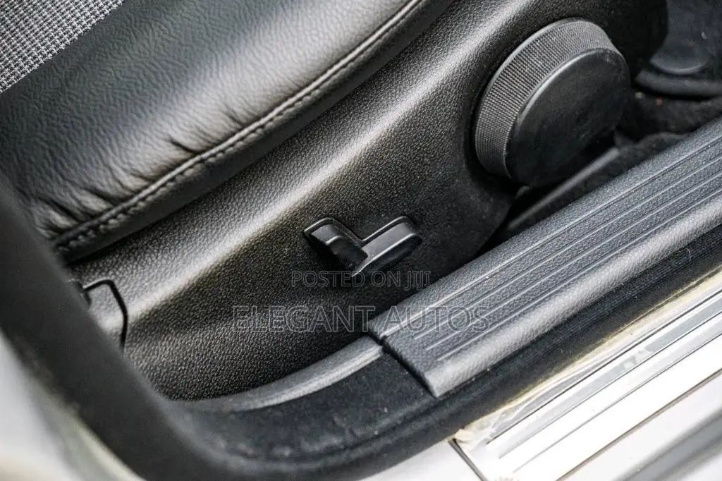 Mercedes-Benz C180 2011 Car (Used)