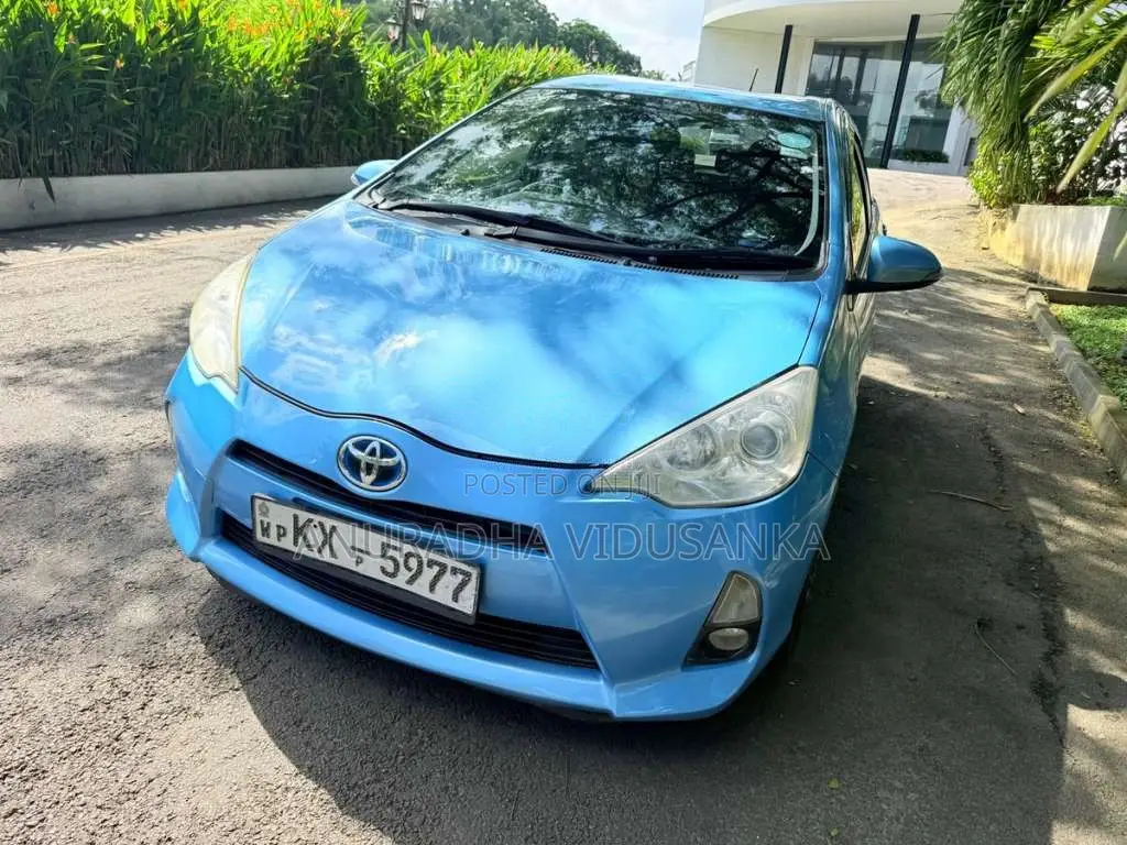 Toyota Aqua 2012 Car (Used)