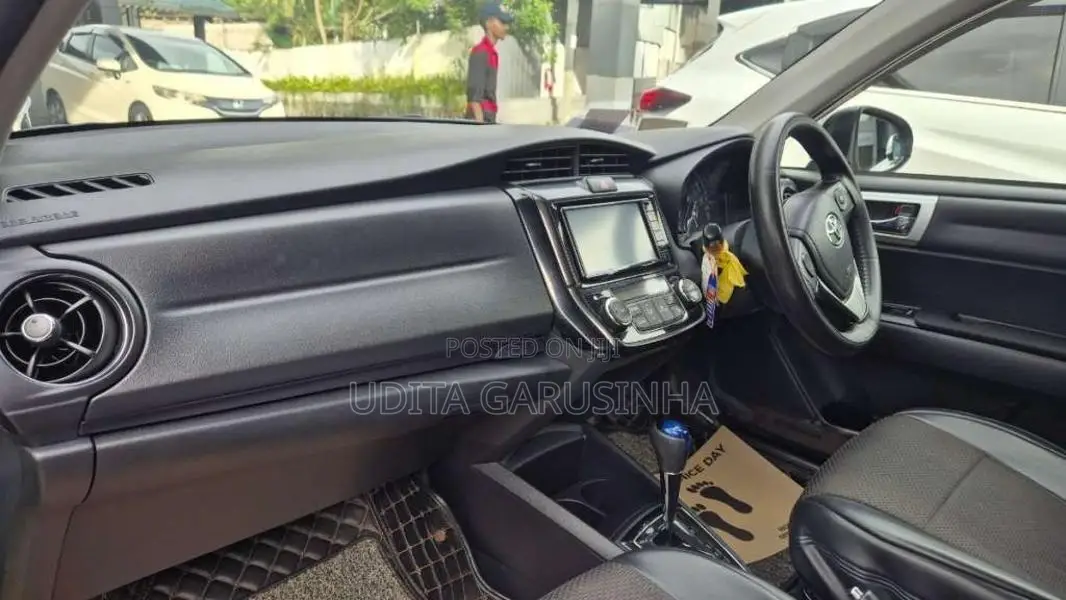 Toyota Axio 2018 Car (Used)