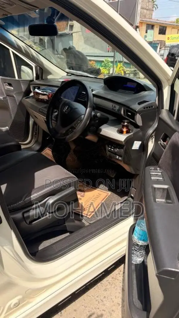 Honda Freed 2015 Car (Used)
