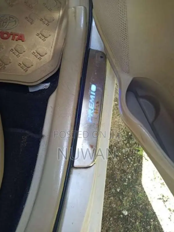 Toyota Premio 2013 Car (Used)