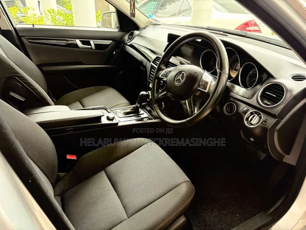 Mercedes-Benz W204 C180 CGI 2011 Car (Used)