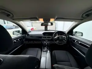 Mercedes-Benz W204 C180 CGI 2011 Car (Used)
