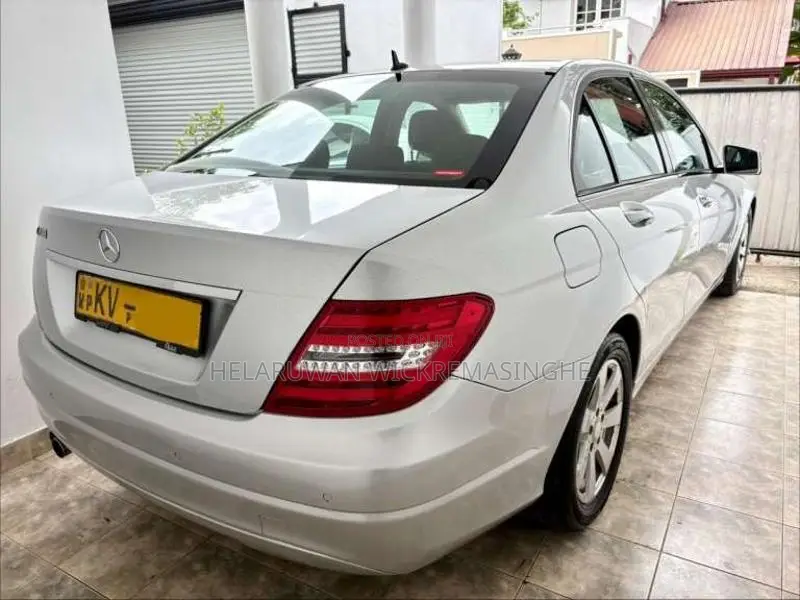 Mercedes-Benz W204 C180 CGI 2011 Car (Used)