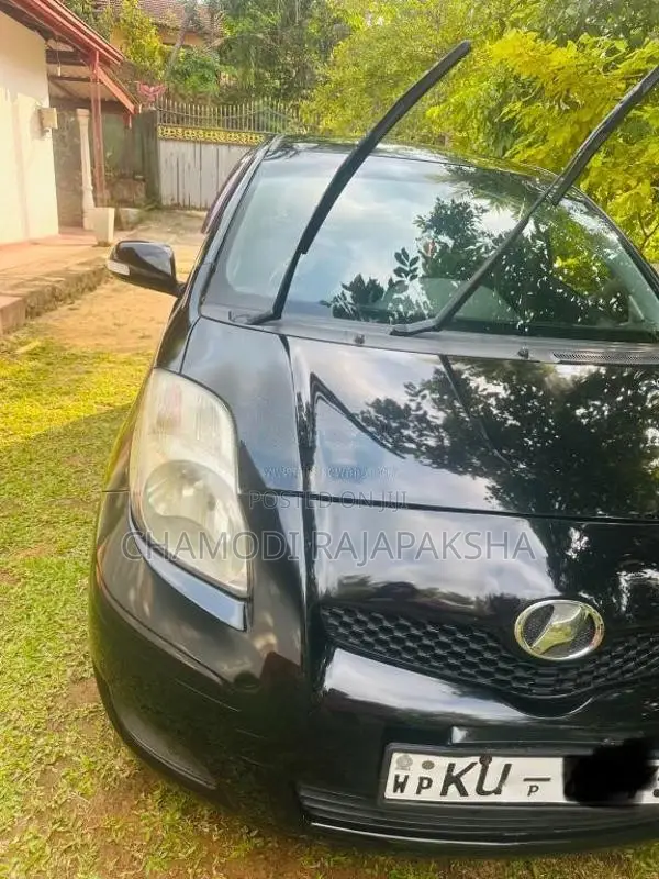 Toyota Vitz 2010 Car (Used)