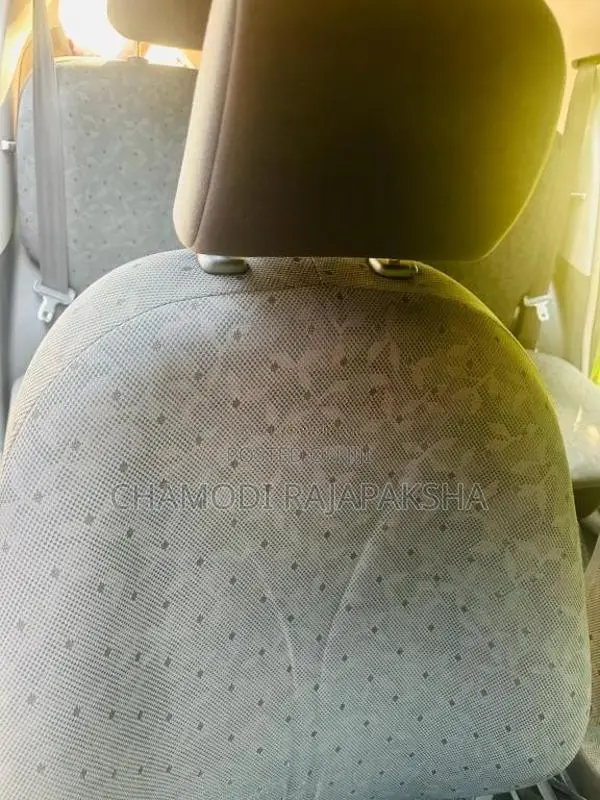 Toyota Vitz 2010 Car (Used)