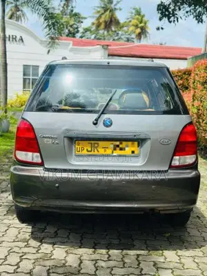 Kia Carens 2000 Car (Used)