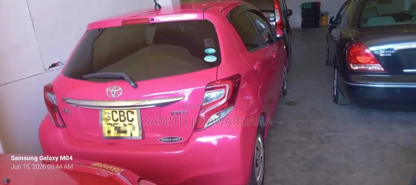 Toyota Vitz 2016 Car (Used)