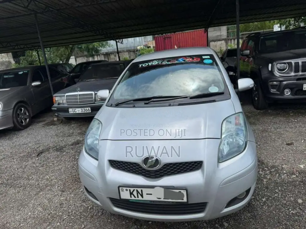 Toyota Vitz 2008 Car (Used)