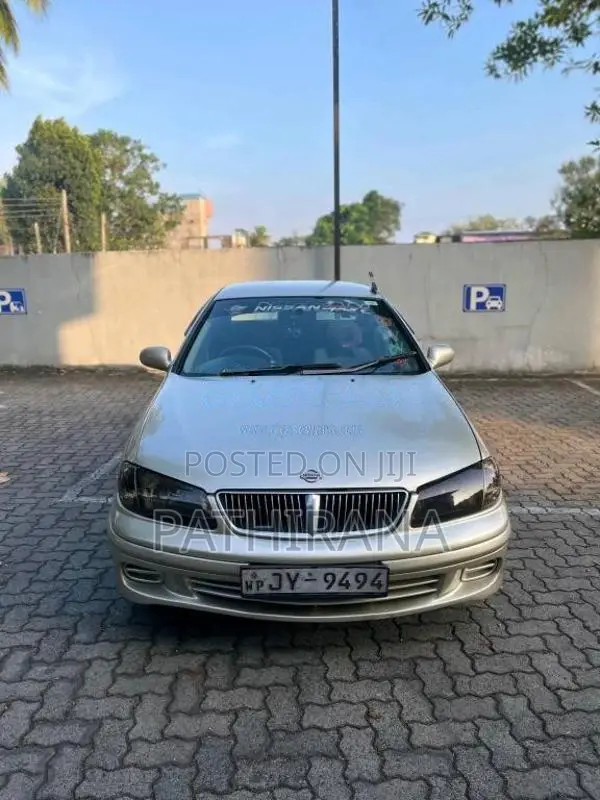 Nissan N16 2005 Car (Used)