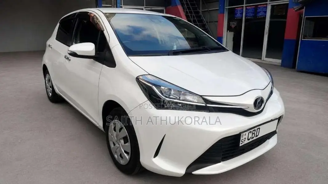 Toyota Vitz 2016 Car (Used)