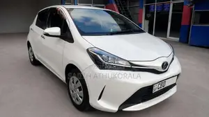Toyota Vitz 2016 Car (Used)