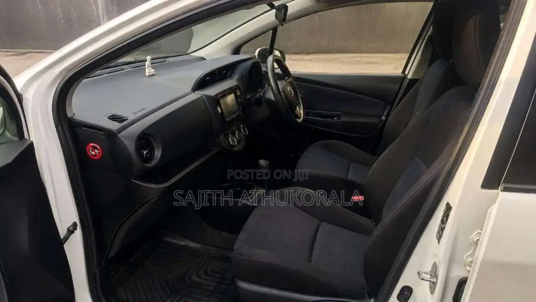 Toyota Vitz 2016 Car (Used)