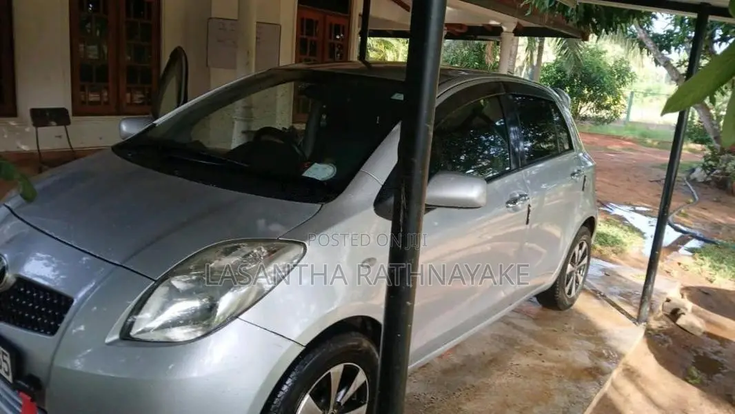 Toyota Vitz 2007 Car (Used)