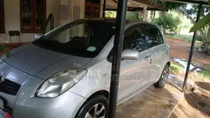 Toyota Vitz 2007 Car (Used)