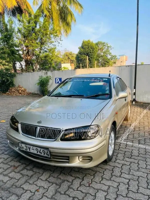 Nissan N16 2005 Car (Used)